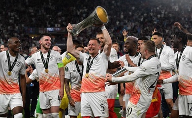 West Ham đoạt cúp châu Âu sau 58 năm dù suýt… xuống hạng