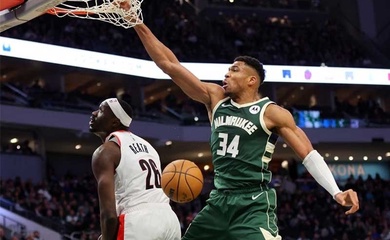 Song sát Damian Lillard - Giannis Antetokounmpo giúp Milwaukee Bucks tạo nên màn ngược dòng lịch sử