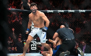 Kết quả UFC: Arman Tsarukyan knockout Beneil Dariush giữa cơn mưa tiền thưởng