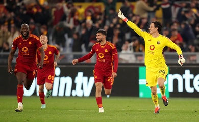 Lukaku sút hỏng penalty, AS Roma vẫn đi tiếp ở Europa League