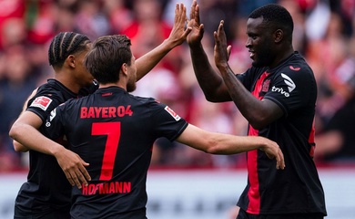 Bayer Leverkusen trở thành đội Bundesliga đầu tiên bất bại trong suốt mùa giải