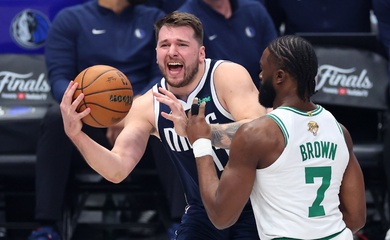 Luka Doncic bị đuổi hiệp 4, Boston Celtics chạm một tay vào cúp vô địch NBA 2024