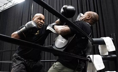 Mike Tyson tung video đấm HLV tối tăm mặt mũi để "dọa" Jake Paul