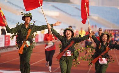 Viettel Marathon Hà Nội - Việt Nam 2024 rực rỡ với những trang phục cosplay ấn tượng