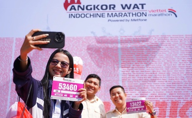 Sôi động ngày nhận racekit Viettel Marathon 2024 chặng Angkor Wat