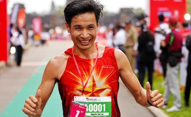 Nguyễn Văn Lai: Từ "1 giây khác biệt" đến 1 phút vinh quang chặng Viettel Marathon Angkor Wat