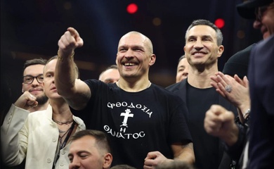 Oleksandr Usyk tiết lộ động lực, mỉa mai "trò cô lập" của Tyson Fury