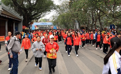 Sôi động ngày chạy Olympic và phát động giải chạy báo Hànộimới mở rộng lần thứ 50