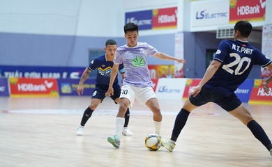 Hành động đẹp của cầu thủ Luxury Hạ Long ở giải futsal VĐQG 