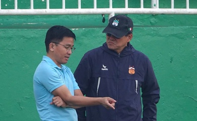 GĐKT Vũ Tiến Thành chưa hết “án” đình chỉ làm nhiệm vụ, hai cầu thủ HAGL bị “treo giò”