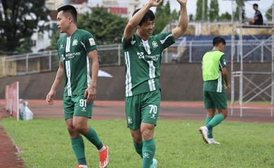 Công Phượng hết cơ hội vô địch hạng Nhất, sáng cửa đá play-off