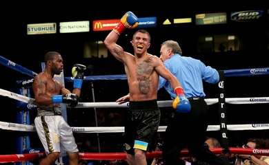 Vasyl Lomachenko giải nghệ: Đôi chân ma thuật đã dừng bước