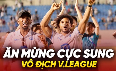 Khoảnh khắc Xuân Son nhảy cực sung ăn mừng chức vô địch V.League thứ 2 cùng CLB Nam Định