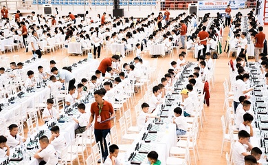 Đầu Khương Duy cùng 1500 kỳ thủ tranh tài ở giải Cờ vua trẻ quốc gia 2025