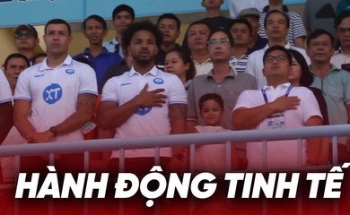Hành động tinh tế của Xuân Son với con trai
