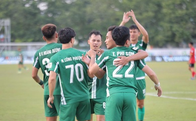 Công Phượng bỏ lỡ cơ hội khó tin, vẫn đá play-off thăng hạng V.League
