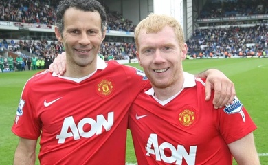 Sự cố khiến Ryan Giggs và Paul Scholes đến Việt Nam trễ