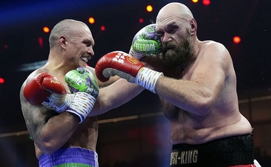 Oleksandr Usyk nhận được kèo từ Tyson Fury trước ngày đấu Dubois
