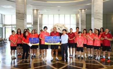 Đội tuyển bóng chuyền nữ Việt Nam nhận thưởng nóng trước thềm Bán kết VTV Cup 2025