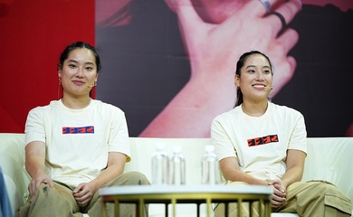Chị em Trương Twins “lột xác và quậy hết nấc” trong buổi gặp mặt CĐV tại TP.Hồ Chí Minh