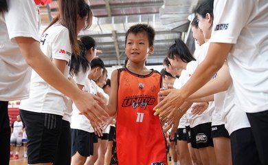 Hàng trăm VĐV nhí “cháy hết mình” với Trương Twins tại VBA Star X Camp 2025