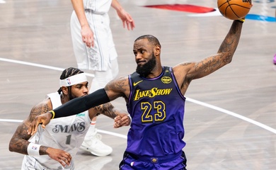 Chuyện gì đang xảy ra với LeBron James và Los Angeles Lakers?