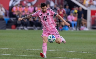 Chiêm ngưỡng pha kiến tạo "không cần nhìn" của Messi cho Alba ghi bàn
