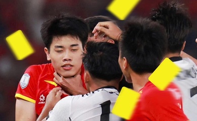 Cầu thủ U23 Indonesia thoát thẻ đỏ vì bóp cổ Đình Bắc