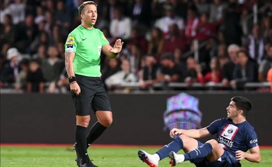 Một trọng tài Champions League cũng từng qua đời khi đang tập luyện