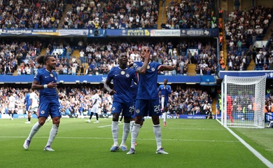  Chelsea leo lên đầu bảng