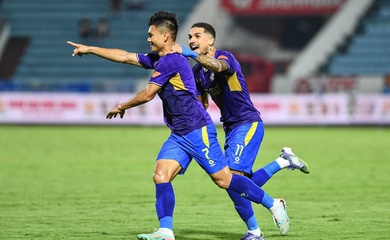 Xuân Mạnh ghi siêu phẩm, Hà Nội FC thoát thua trên sân Thiên Trường