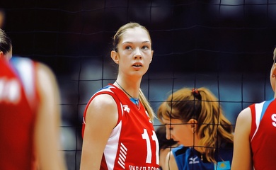 Tượng đài bóng chuyền thế giới bất ngờ gửi lời tới đàn em