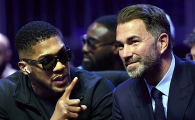 Anthony Joshua nhận "mưa gạch đá" vì đồng ý so găng với Jake Paul