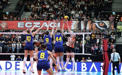 Fenerbahçe Medicana thắng áp đảo Eczacıbaşı trong derby ở vòng 5 Sultanlar Ligi