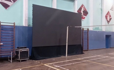 Đại học Huế lắp màn hình “siêu khủng” ngay trong đêm, chờ rước cúp về nhà