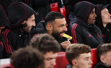 Salah gây sốc với cáo buộc Liverpool "ném anh dưới gầm xe buýt"