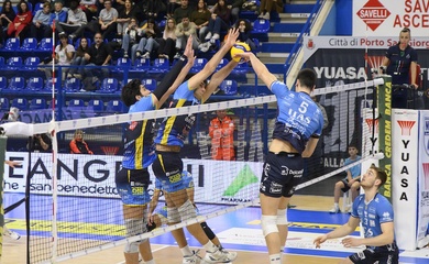 Các đội khách áp đảo vòng 10 SuperLega: Cuộc đua vô địch ngày càng khốc liệt