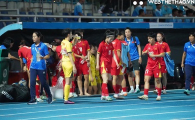 Đội tuyển nữ Việt nam buồn bã sau thất bại trước Philippines
