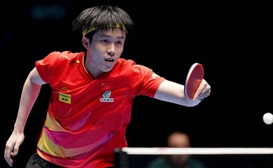 Nhà vô địch Wang Chuqin ngược dòng ngoạn mục ở trận mở màn đơn nam WTT Finals Hong Kong 2025