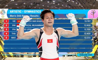 Khánh Phong rơi nước mắt trên bục vinh quang SEA Games 33