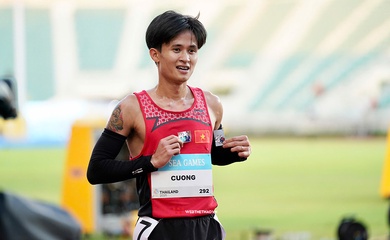 Trung Cường bảo vệ HCV SEA Games và tấm hình ăn mừng đặc biệt