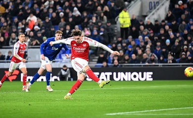 Gyokeres ghi bàn thắng quyết định cho Arsenal với tranh cãi về VAR