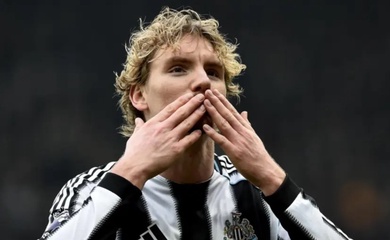 Woltemade, gã khổng lồ cao hai mét tăng giá trị 833% chỉ trong một năm