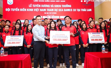 Vietcontent trao tặng đội tuyển điền kinh Việt Nam 100 triệu sau thành tích 12 HCV Seagames 33