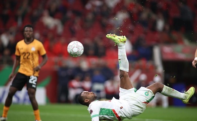 Tiền đạo của Ma rốc tạo nên điều không tưởng với cú đá cắt kéo nhào lộn tuyệt vời