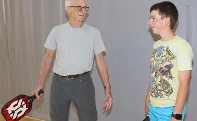 Tuổi tác chỉ là con số: Câu chuyện truyền cảm hứng của Nelson Fischer – tay vợt pickleball 95 tuổi