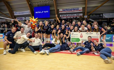 La Reale Mutua Fenera Chieri ’76 vượt qua Busto sau tie-break nghẹt thở