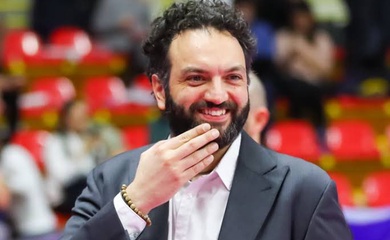 Fenerbahçe Opet gia hạn hợp đồng với HLV Stefano Lavarini