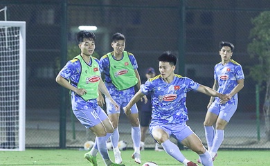 HLV Kim Sang Sik chưa vội gạch tên Thanh Nhàn vì chấn thương