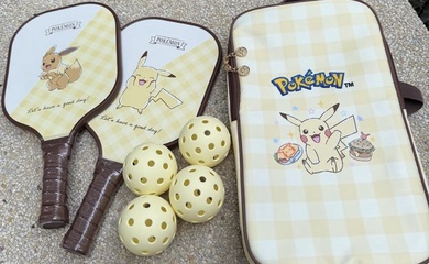 Pokémon “bắt tay” Pickleball: FairPrice tung bộ vợt đặc biệt tại Singapore